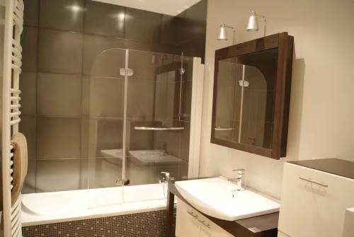 a3ea4c67-1d75-4a56-88c1-e5ce7431e153